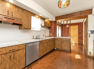 37 Massachusetts Blvd, Floral Park, NY 11001