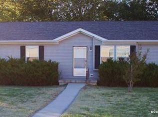 224 S 1st St, Lindsborg, KS 67456