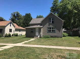 334 2nd Ave NE, Sioux Center, IA 51250