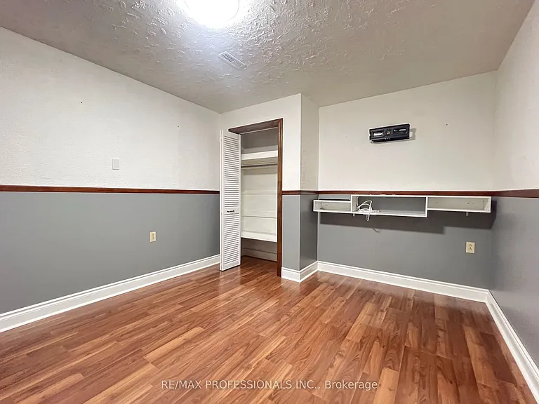94 Bremen Ln #BASEMENT — Photo 29