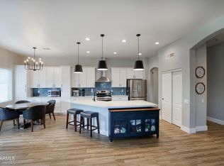 8524 E NIDO Avenue, Mesa, AZ 85209