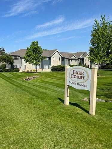 Lake Court Apartments Photo 1