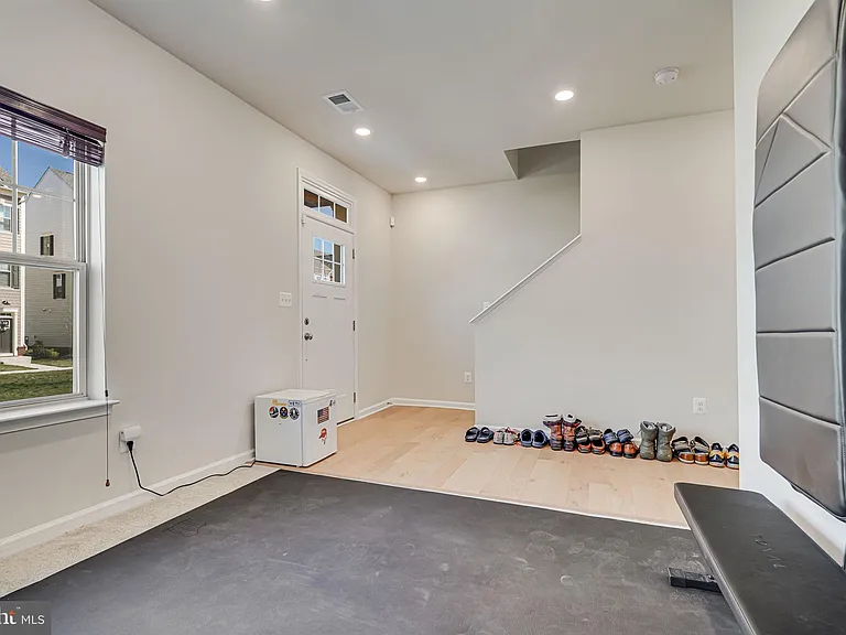 9536 Barnes Loop — Photo 4