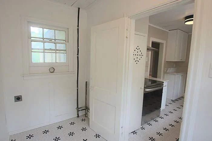 130 Rowland Pl #130 — Photo 8