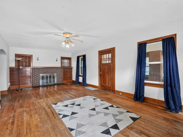 2803 E Grand Ave, Des Moines, IA 50317