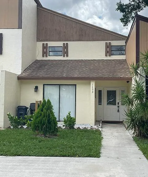 1453 White Pine Dr — Photo 1