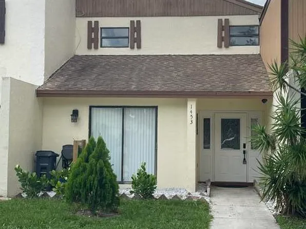 1453 White Pine Dr, Wellington, FL 33414