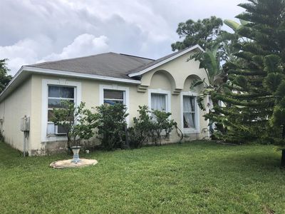 834 SE Cavern Ave, Port Saint Lucie, FL, 34983