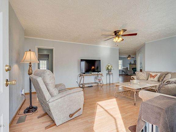 4th image of 4161 Carters Valley Rd