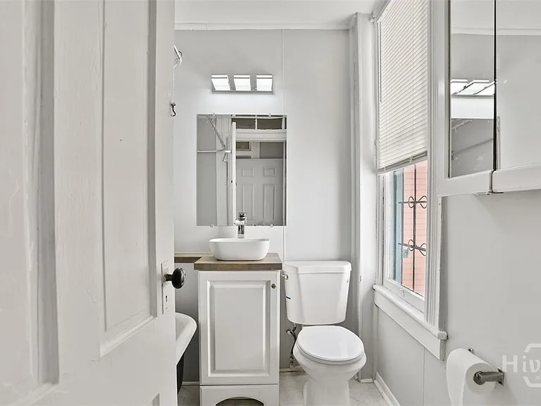1112 Barnard St #A — Photo 23