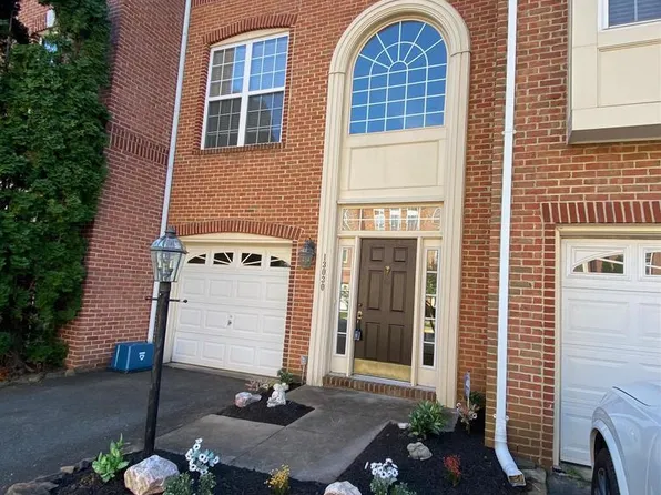 13030 Park Crescent Cir, Herndon, VA 20171