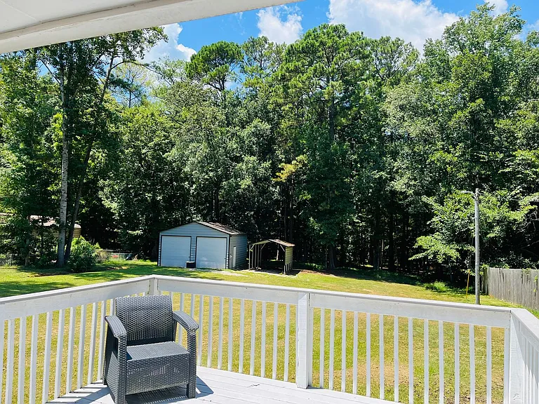 147 N Lake Dr — Photo 47