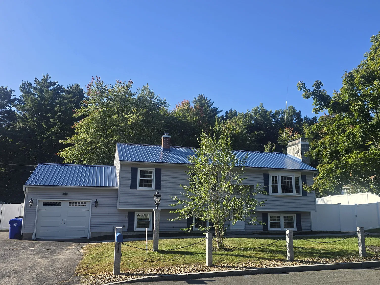 3 bed, 1078 sqft, $3,195 — Photo 3