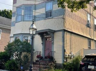 24 3rd St #1, Newport, RI 02840