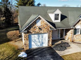 1355 Harvest Dr S, Easton, PA 18040