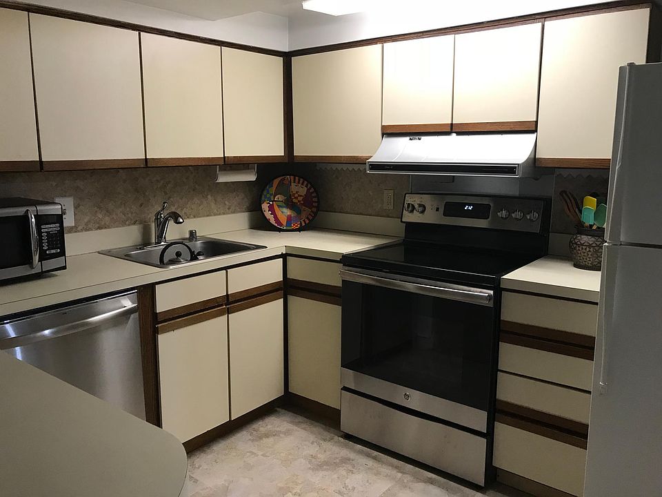 Kitchen, new stove and dishwasher.
