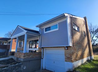 5483 Green Acres Ct, Cincinnati, OH 45248