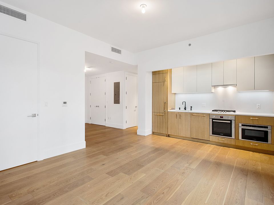 1st image of 22-18 Jackson Ave #303