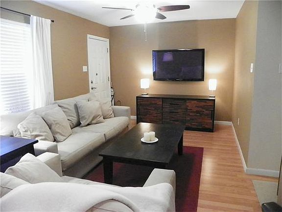 3rd image of 2450 Ashdale Dr #C-122