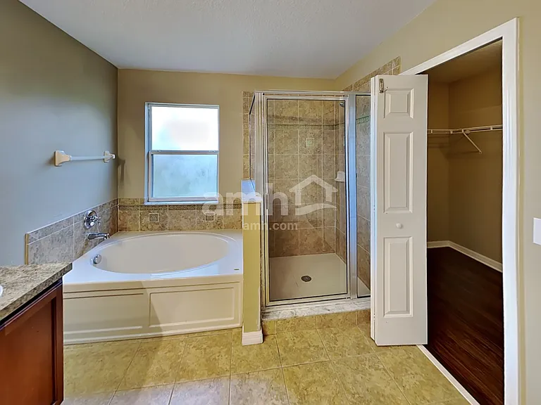 3247 Chessington Dr — Photo 11