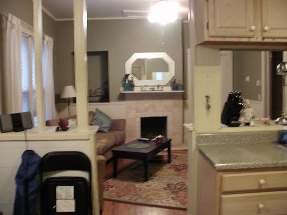 Living Room w Fireplace