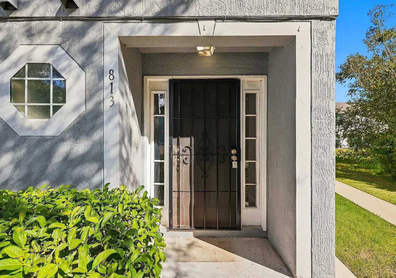 Beautiful Townhome — Photo 2