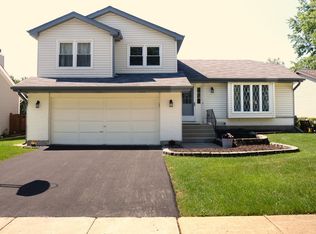 1859 Oriole Dr, Elk Grove Village, IL 60007