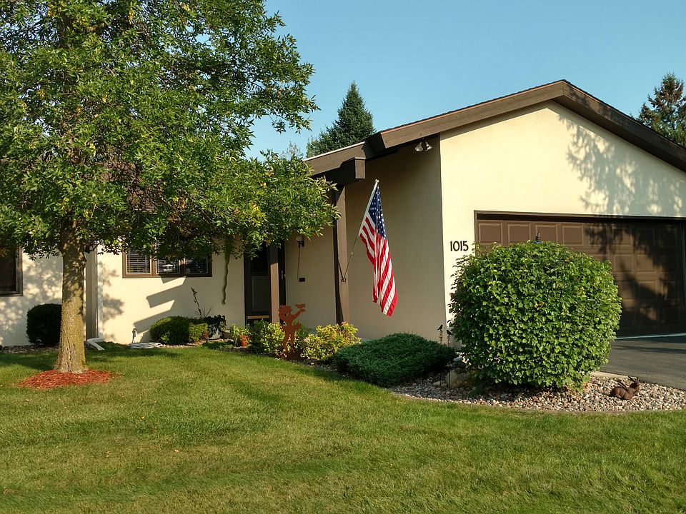 Knollwood Village Condo.