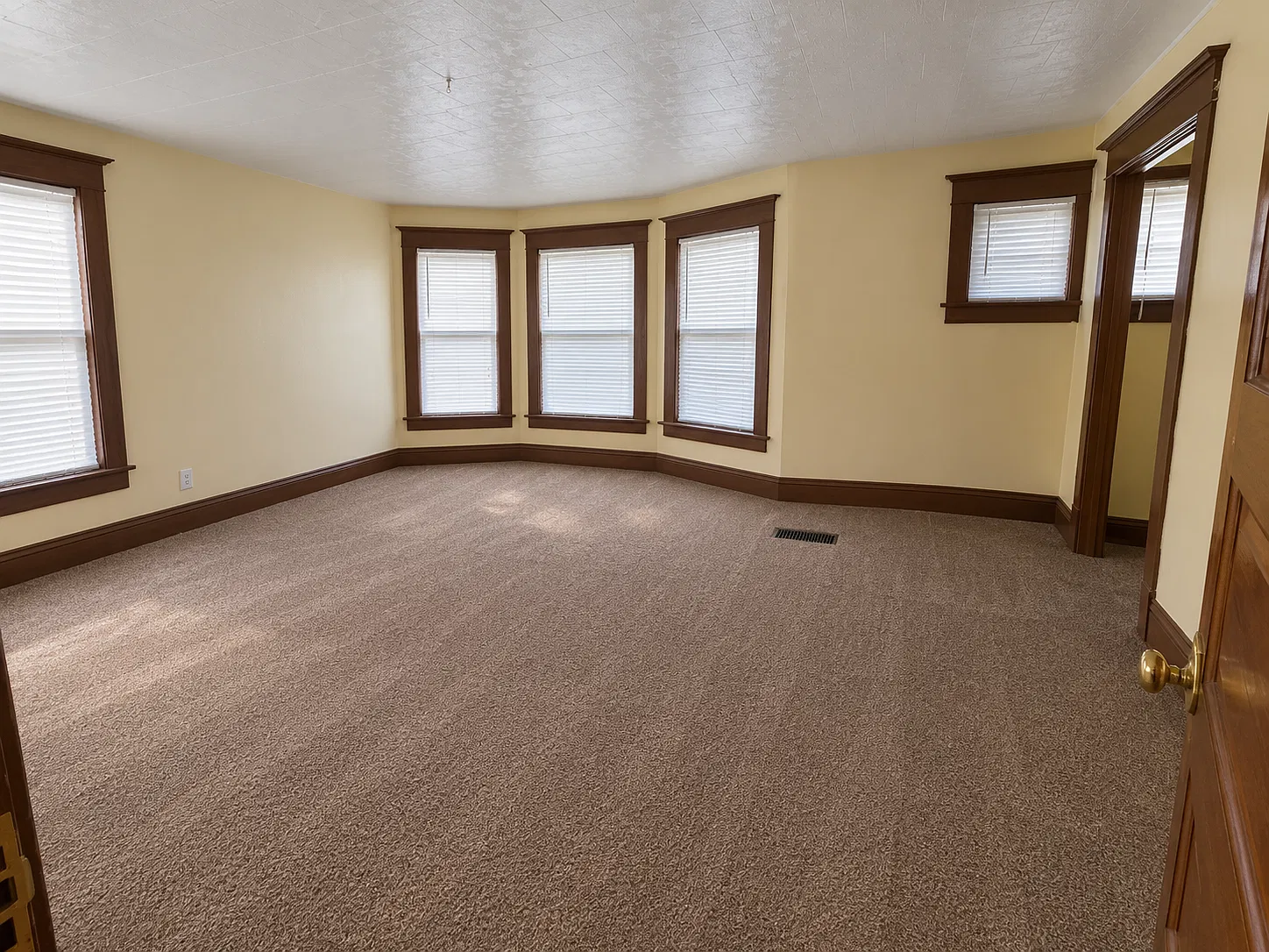 731-733 West 3rd Street - 733 1/2 — Photo 4