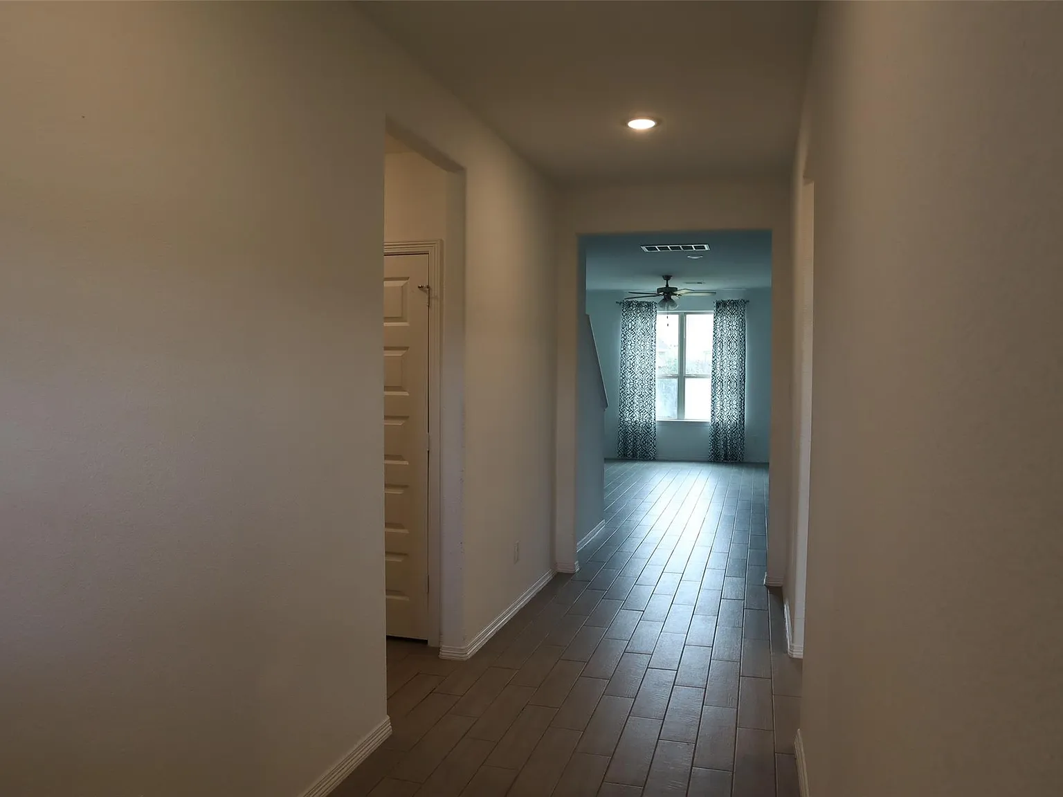 5 bed, 4.0 bath, 3324 sqft, $3,000 — Photo 2