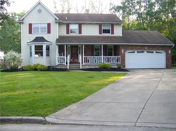 31 Roundwood Ct, Amherst, NY 14228