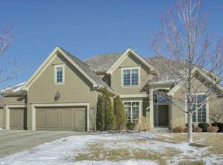 9217 Falcon Ridge Dr, Lenexa, KS 66220