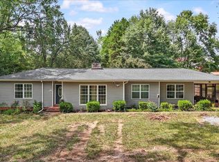 3330 Robin Hood Dr, Spartanburg, SC 29302