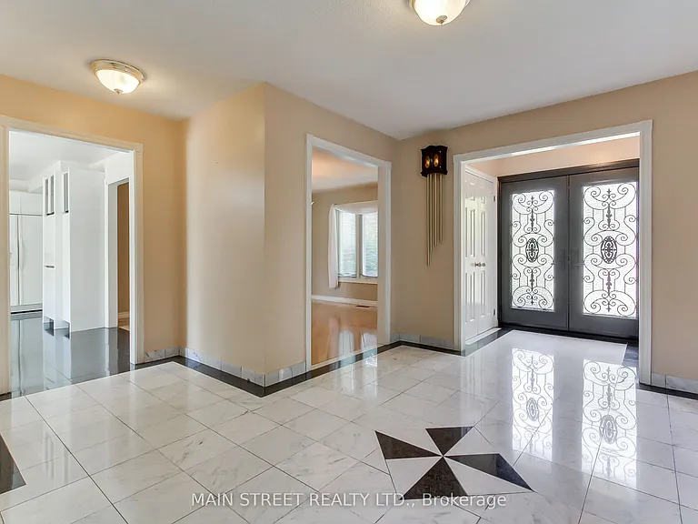 223 Burns Blvd — Photo 3