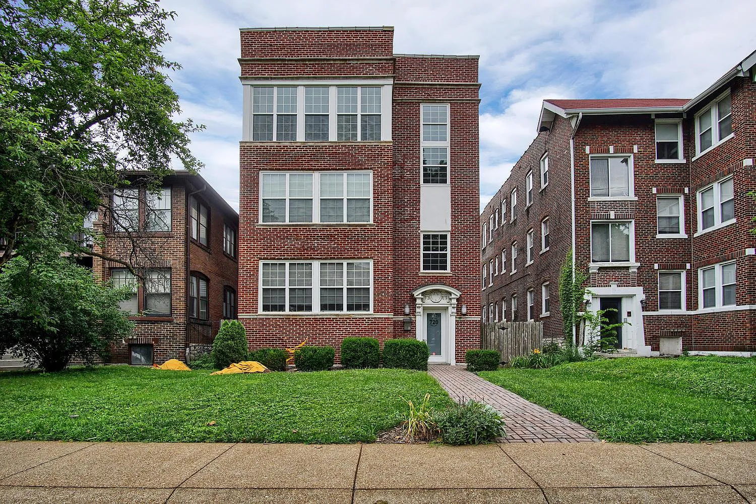 2 bed, 1524 sqft, $2,000 — Photo 1