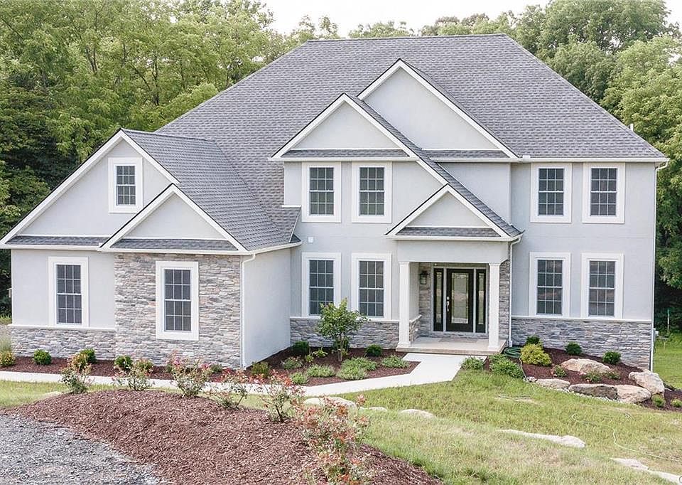 1st image of 233 Lewis Cir