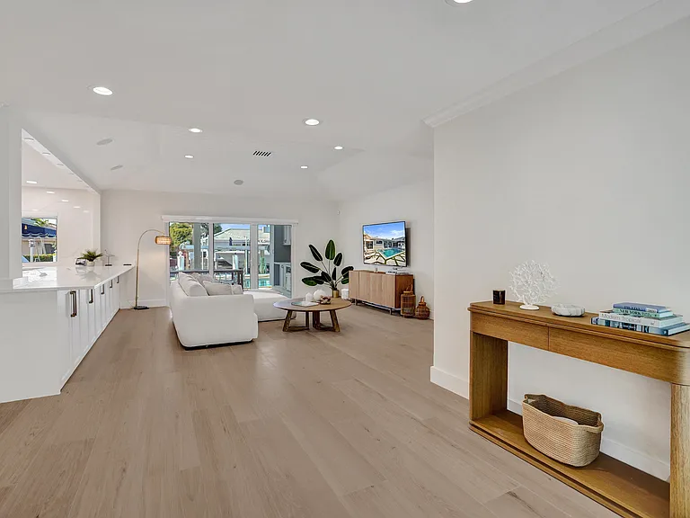 885 Nafa Dr — Photo 44