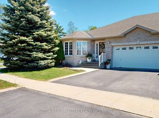62 Ellesmeer Ave, Kingston, ON K7P 3H8