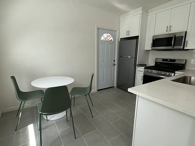 2340 Geary Blvd #B — Photo 1