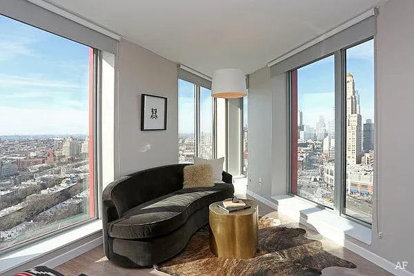 Rented by Greystar | media 10