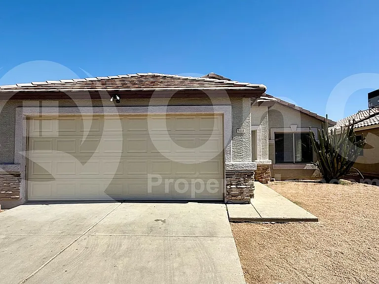 8318 W Clear Stream Dr — Photo 2