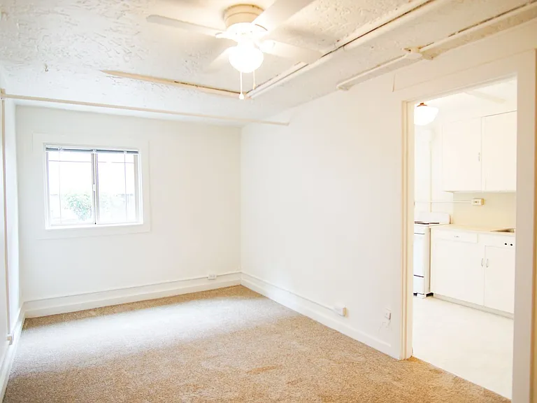 1532 NE 14th Ave #10 — Photo 3