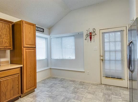 5th image of 3723 Oak Meadow Dr