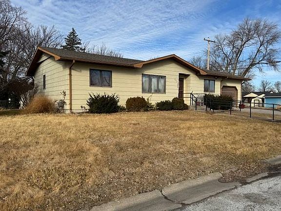 2nd image of 220 N 16th St