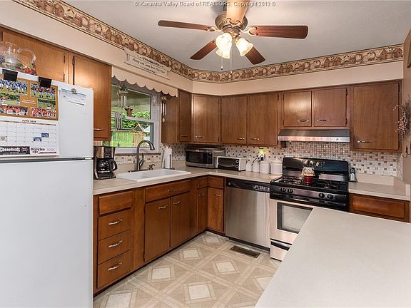 4th image of 910 Upton Dr