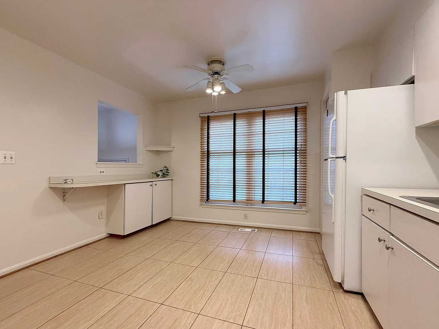 3 bed, 2622 sqft, $4,000 — Photo 3