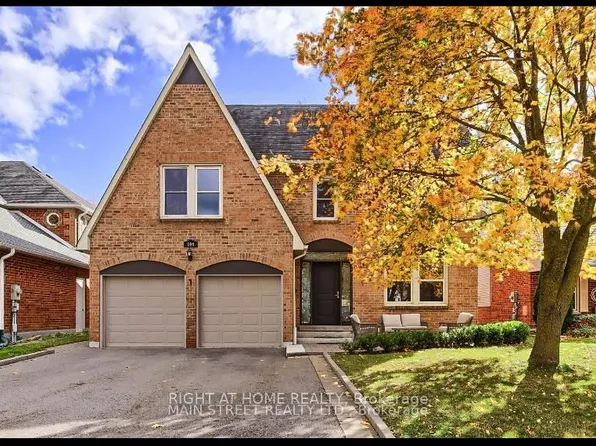 104 Peevers Cres, Newmarket, ON L3Y 7T1