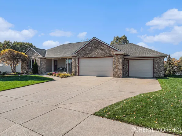 8475 Deer Forest Meadows Dr SE, Caledonia, MI 49316