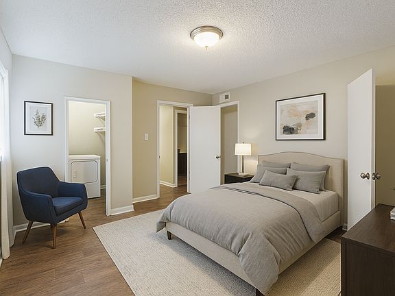 4th image of 2879 Beverly Hills Rd APT 1
