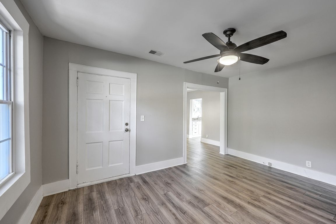 next background image